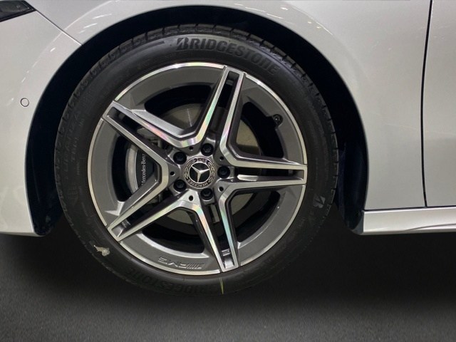 MERCEDES-BENZ Clase A 200 AMG Line (EURO 6d) en Adarsa Oviedo - Foto 5