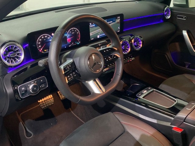 MERCEDES-BENZ Clase A 200 AMG Line (EURO 6d) en Adarsa Oviedo - Foto 6