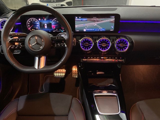 MERCEDES-BENZ Clase A 200 AMG Line (EURO 6d) en Adarsa Oviedo - Foto 8